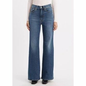 Levi’s Premium Denim Ribcage Flare Jean Size 31